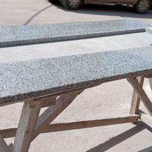 Накривка на паркан з Покостівського граніту 1000×300 — сіра