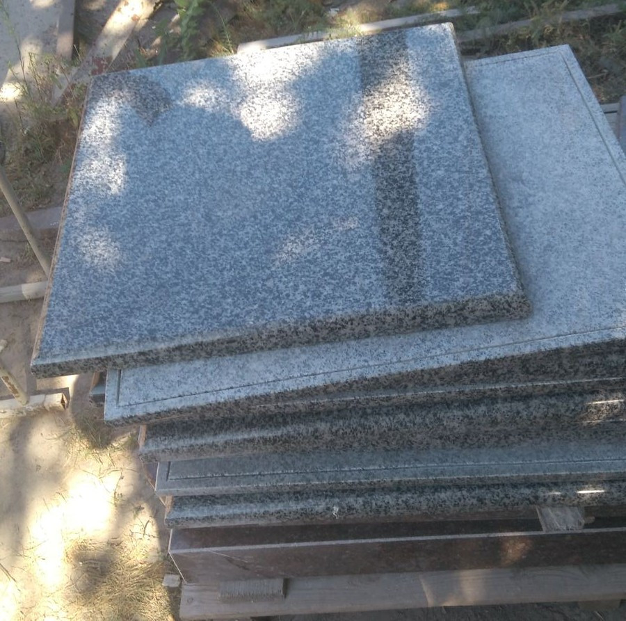 Накривка на паркан з Покостівського граніту 1000×300 — сіра