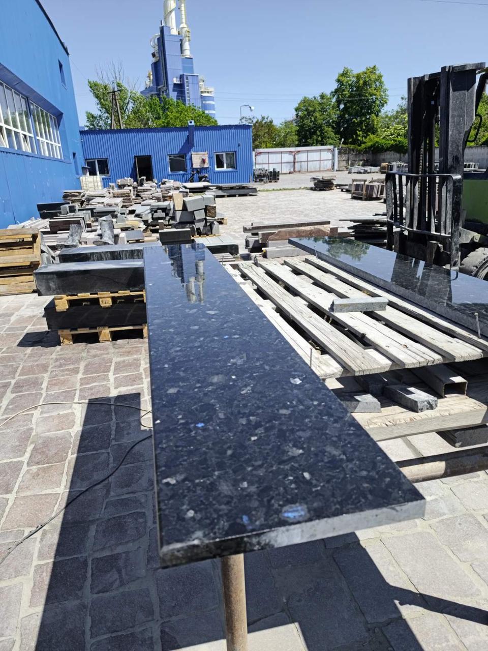 Підвіконня із Лабрадориту 1000×300 – чорного кольору