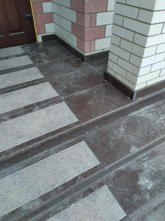 Сходи гранітні