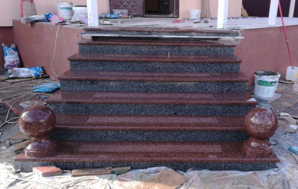 Вхідна група з токівського граніту