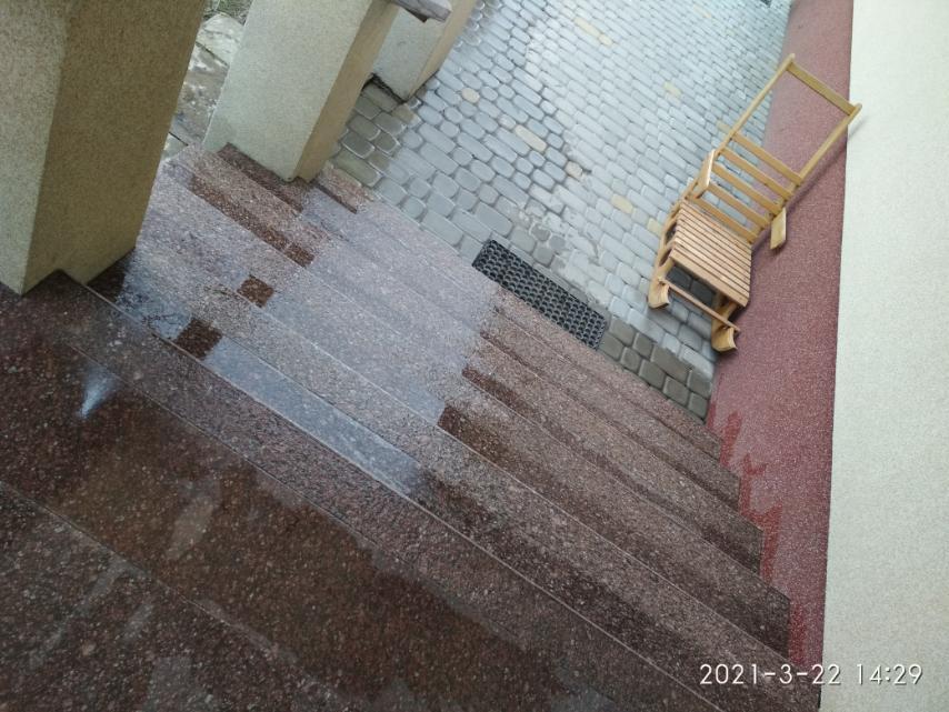 Вхідна група та сходи у двір з токівського граніту