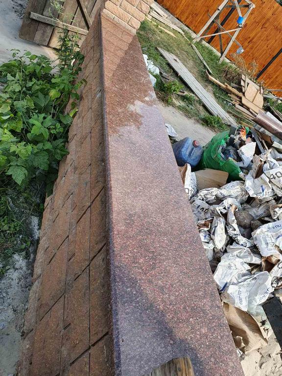 Накривки на паркан з токівського граніту